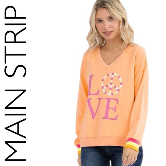 033:  MAIN STRIP NWT SWEATSHIRT (R2) - Picture 1 of 1